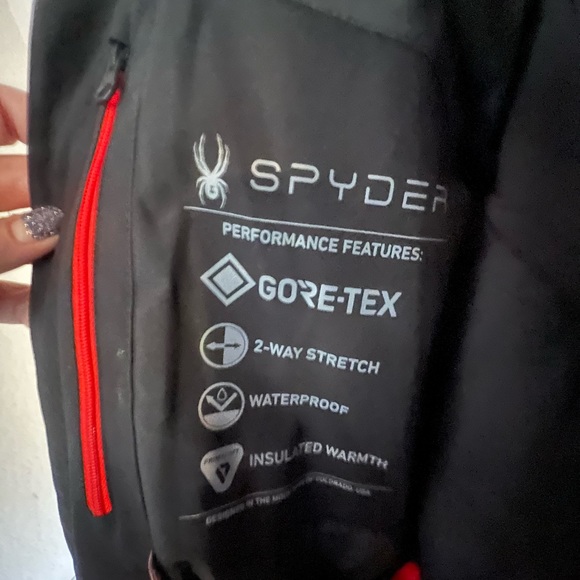 Spyder ski and snowboarding coat. - Picture 6 of 6